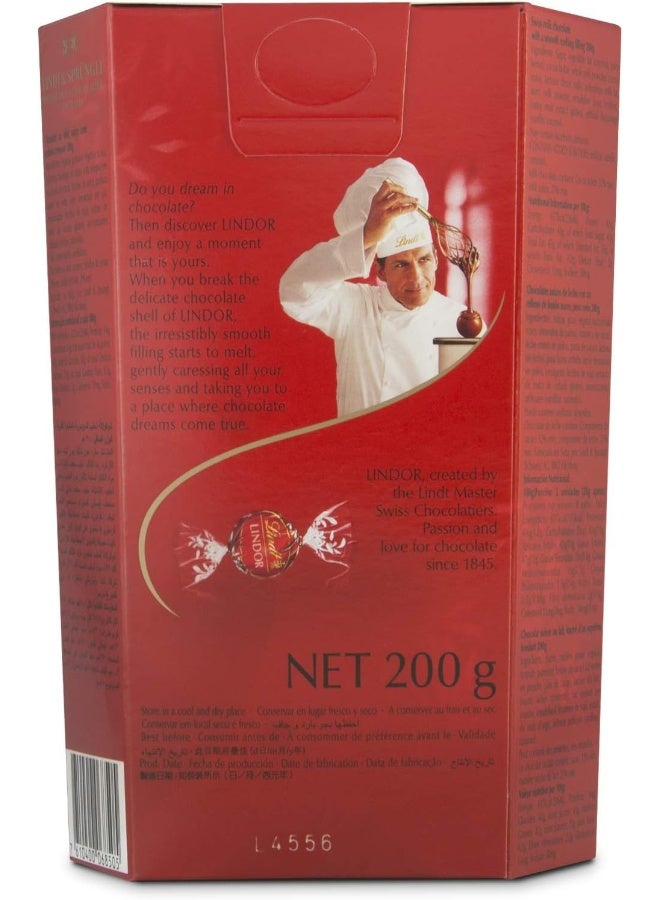 Lindt Milk Lindor Chocolate, 200 Gm (Pack Of 1) - Image 3